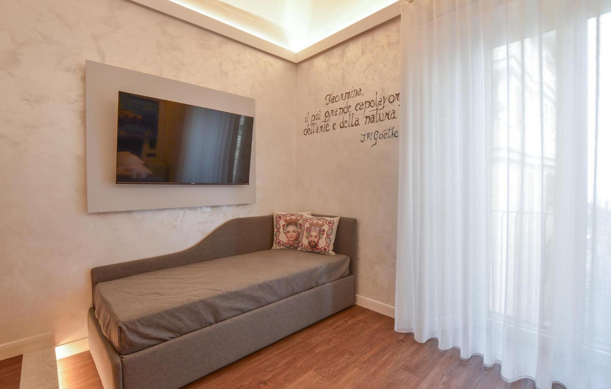 Cozy In Taormina